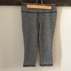 Never worn Victoria’s Secret Capri leggings